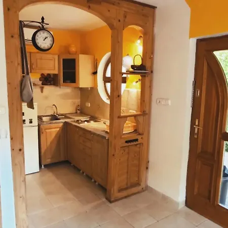 Kis Haz Az Erdo Mellett - Little House Next To The Forest * Balatonakarattya