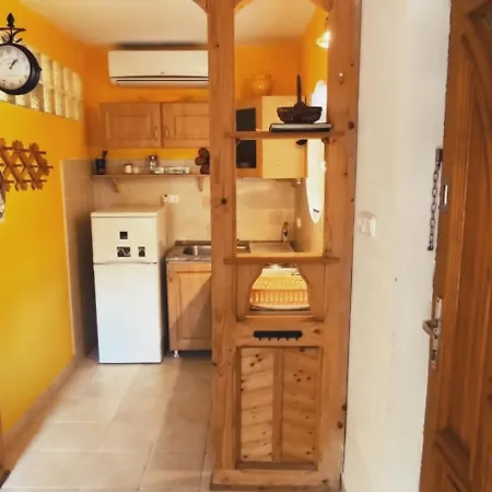 Appartement Kis Haz Az Erdo Mellett - Little House Next To The Forest