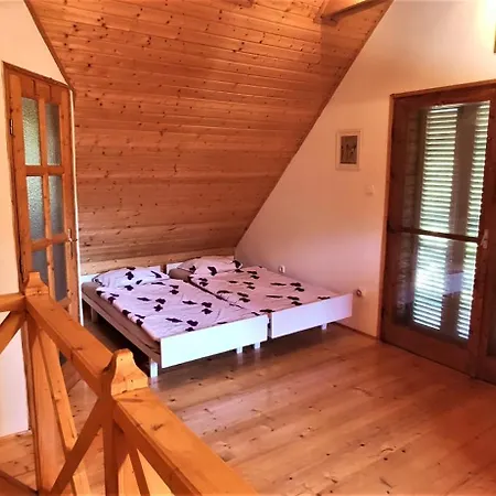 Kis Haz Az Erdo Mellett - Little House Next To The Forest