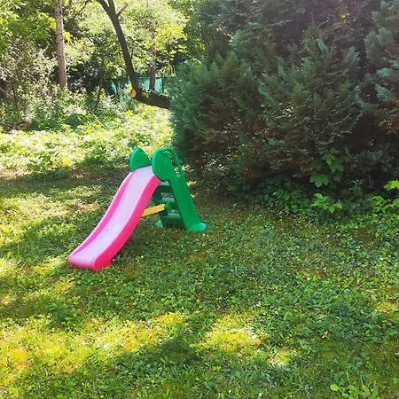 Kis Haz Az Erdo Mellett - Little House Next To The Forest 아파트 벌러토너커러처